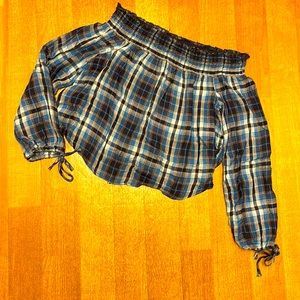 Cute ver soft off the shoulder plaid navy top size S